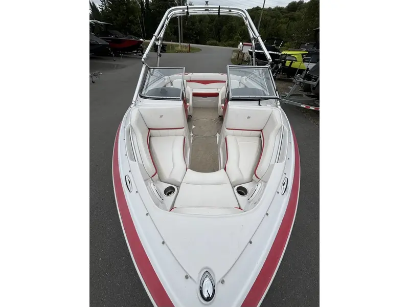 Four Winns H200 VOLVO PENTA 4.3L 2009