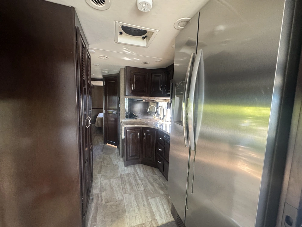 Thor Motor Coach Challenger 37 Yt 2017 alt