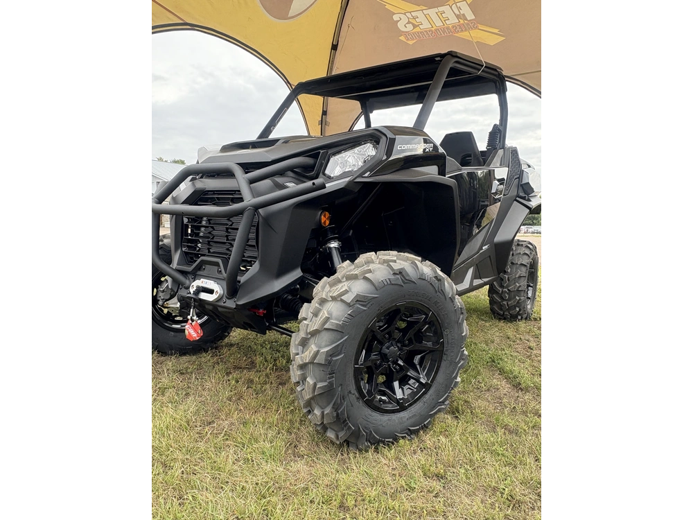 2026 Can-am Com Xt 700 alt