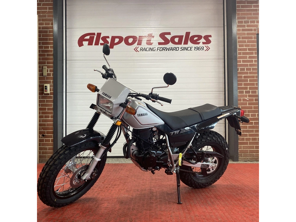 2025 Yamaha Tw200sg alt
