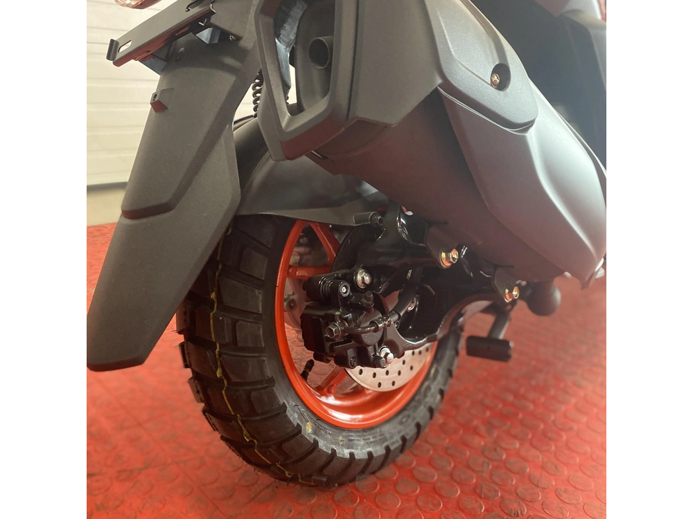 2025 Yamaha Zuma 125 alt