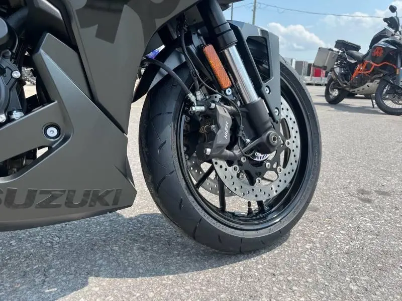 2025 Suzuki GSX-8R