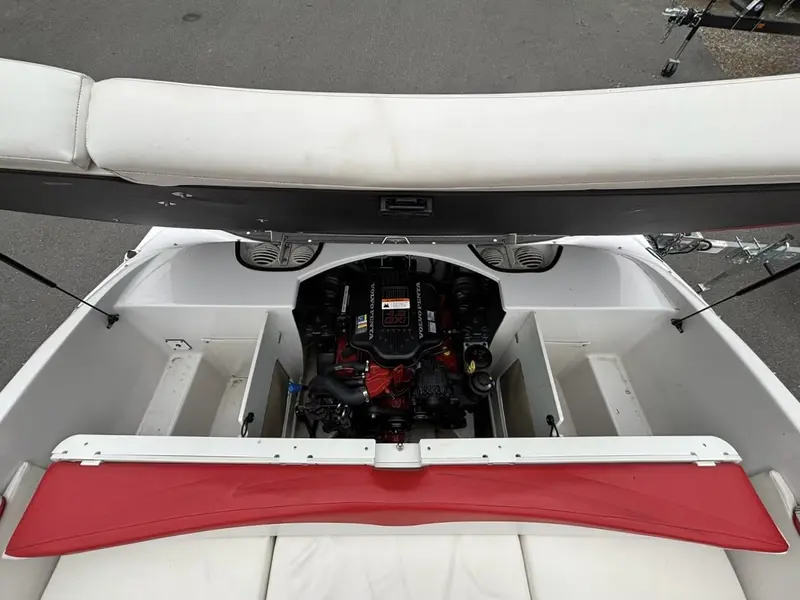 Four Winns H200 VOLVO PENTA 4.3L 2009