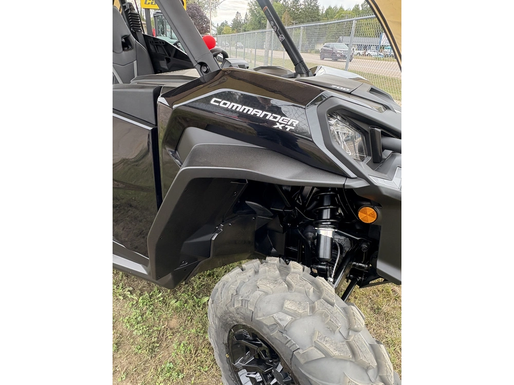 2026 Can-am Com Xt 700 alt