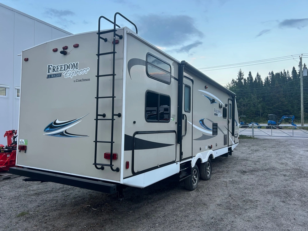 Coachmen Freedom Express 287bhds 2020 alt