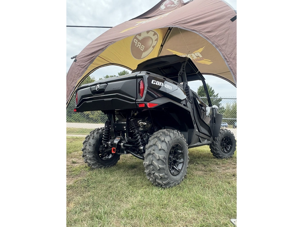 2026 Can-am Com Xt 700 alt