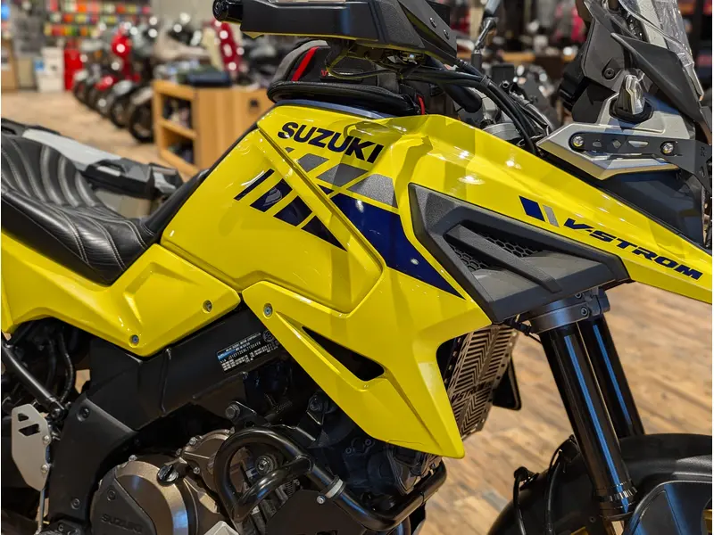 2020 Suzuki V-Strom 1050XA // Champion Yellow thumbnail 7