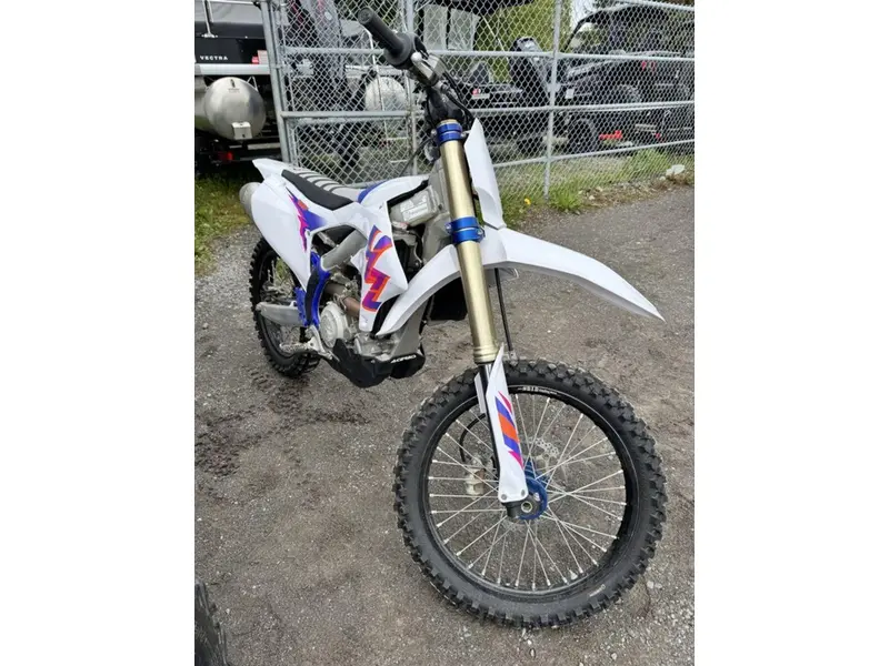 2024 Yamaha YZ450FX thumbnail 2
