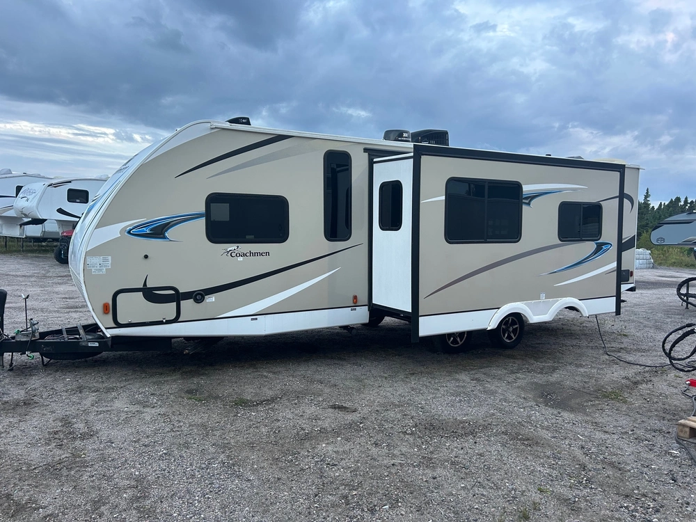 Coachmen Freedom Express 287bhds 2020 alt
