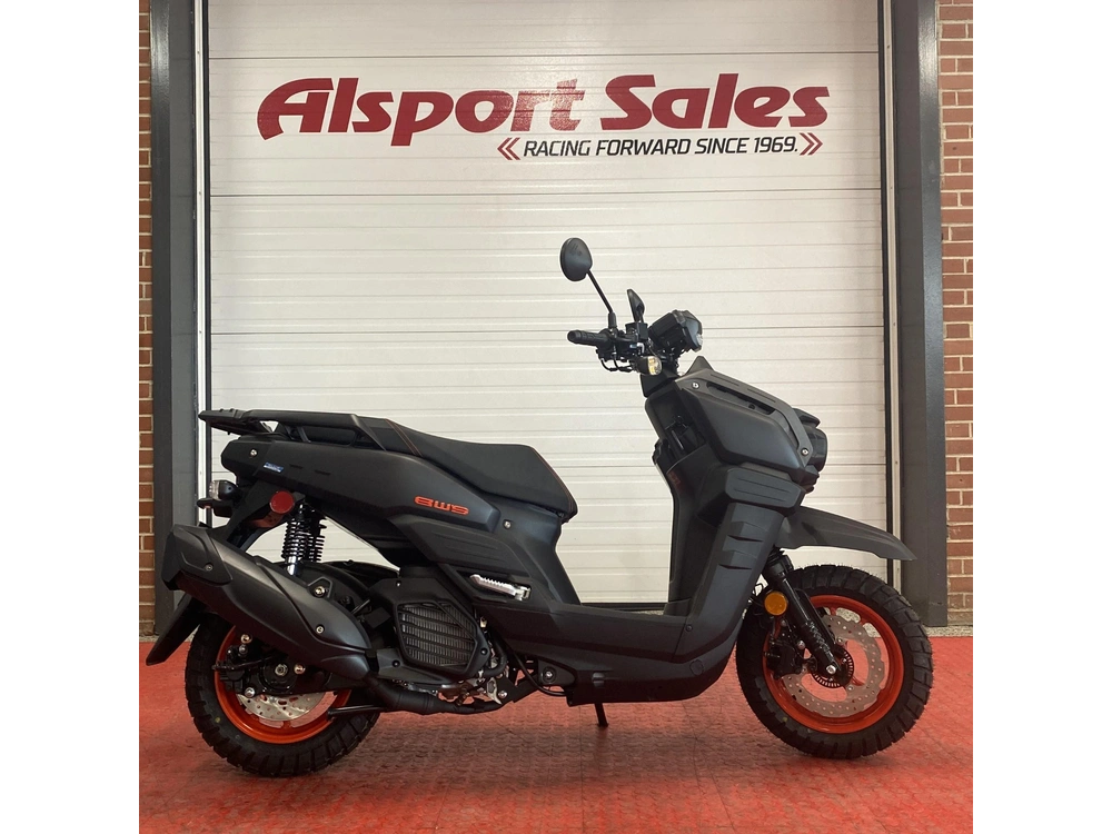 2025 Yamaha Zuma 125 alt