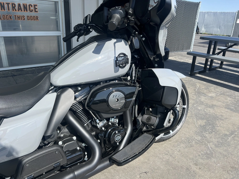 2025 Harley-davidson Street Glide Ultra alt