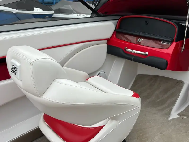 Four Winns H200 VOLVO PENTA 4.3L 2009