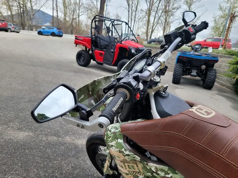 2017 Husqvarna 701 Supermoto thumbnail 11