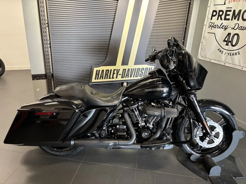 2018 Harley-Davidson FLHXS Street Glide Special FLHXS