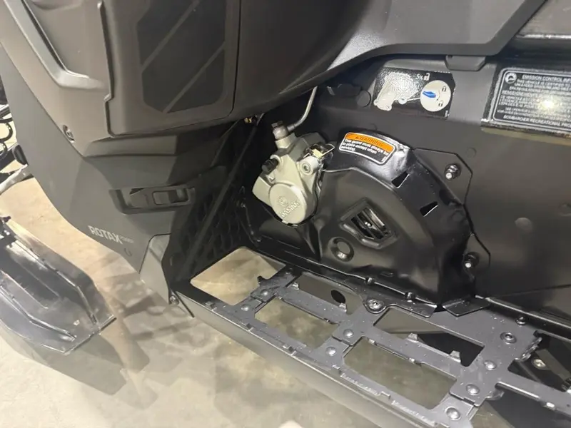 2026 Ski-Doo SUMMIT ADR w/ EDGE Pkg 154 850 E-TEC PowderMax Light FlexEdge 2.5'' SHOT