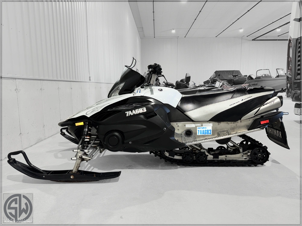 2010 Yamaha Vector Gt alt