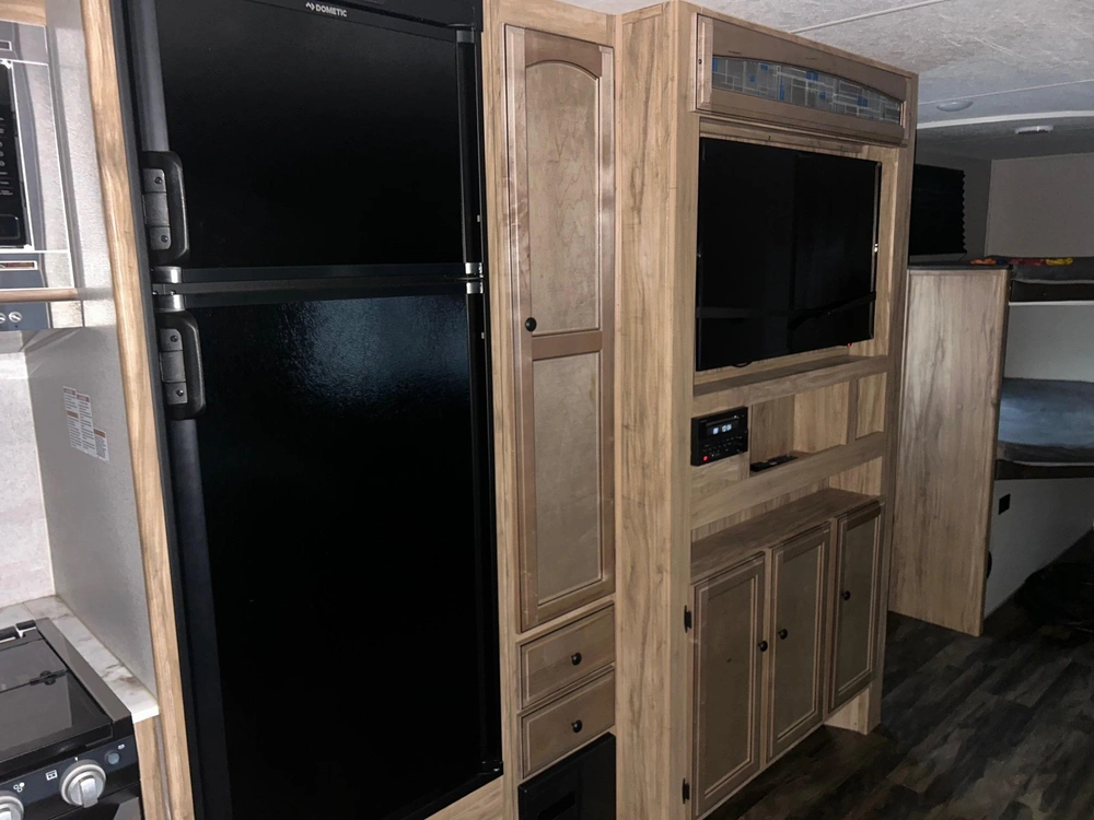 Coachmen Freedom Express 287bhds 2020 alt