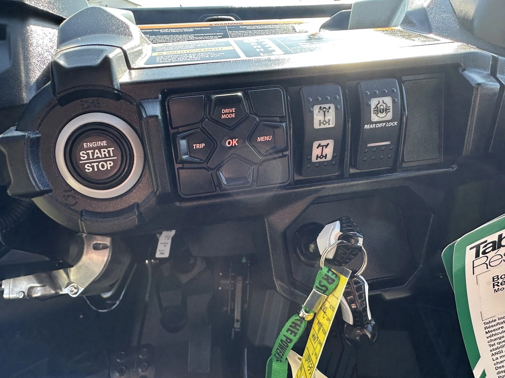 2025 Can-am Commander Max Xt 700 alt