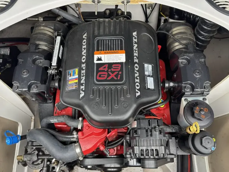 Four Winns H200 VOLVO PENTA 4.3L 2009