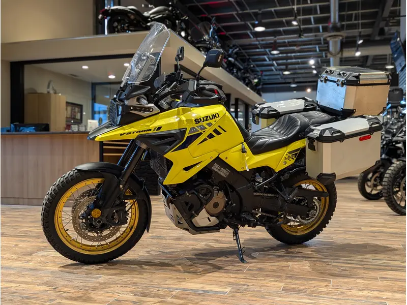 2020 Suzuki V-Strom 1050XA // Champion Yellow thumbnail 13