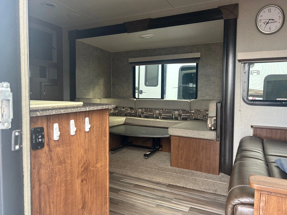 Coachmen Freedom Express 24se 2018 alt