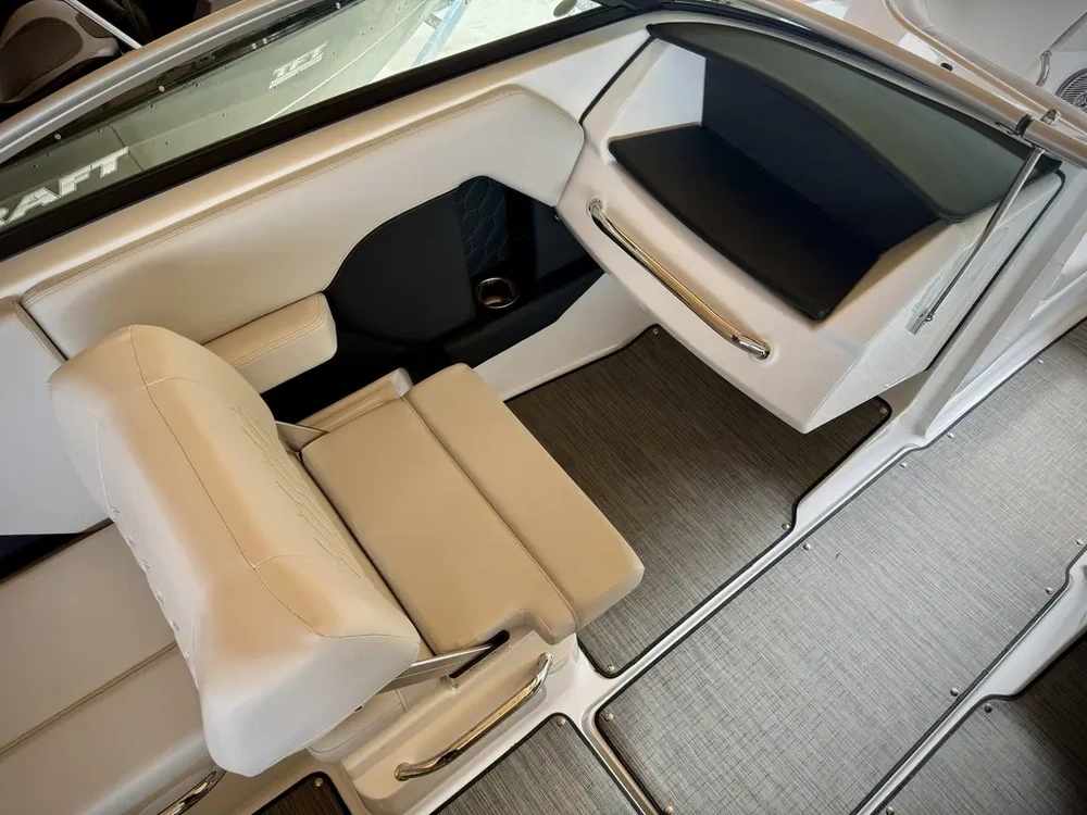 2026 Four Winns H2 Freedom Mercruiser 4.5l alt