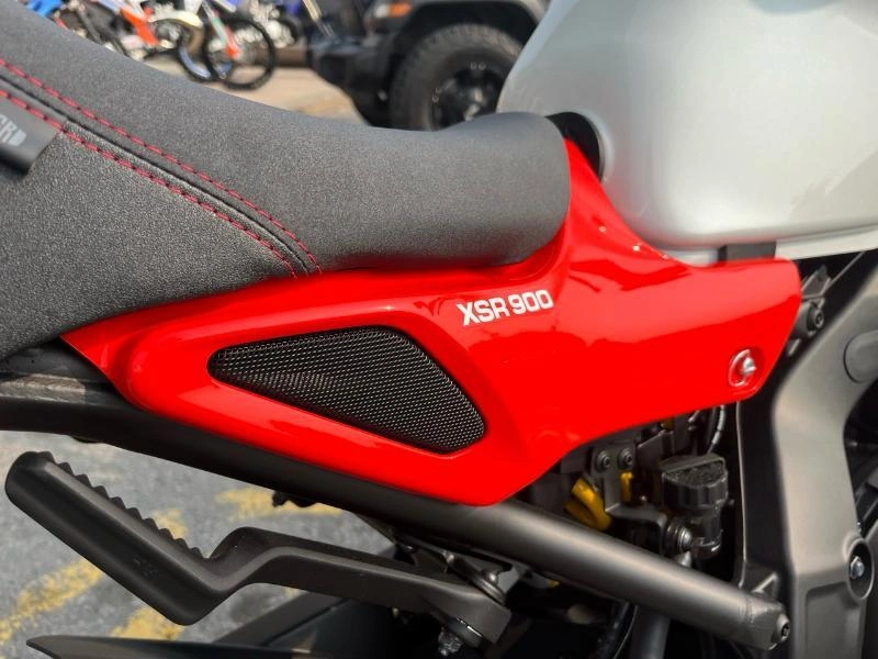 Yamaha Xsr900 2025 alt