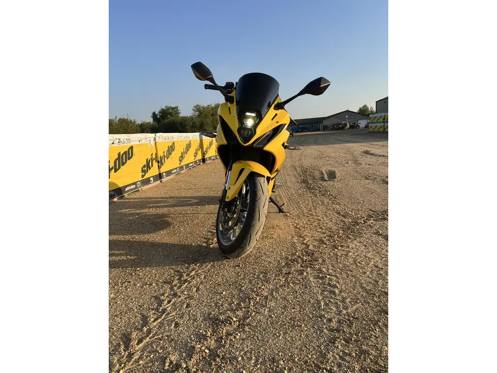 2024 Suzuki GSX-8R 