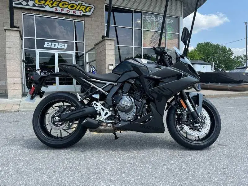 2025 Suzuki GSX-8R
