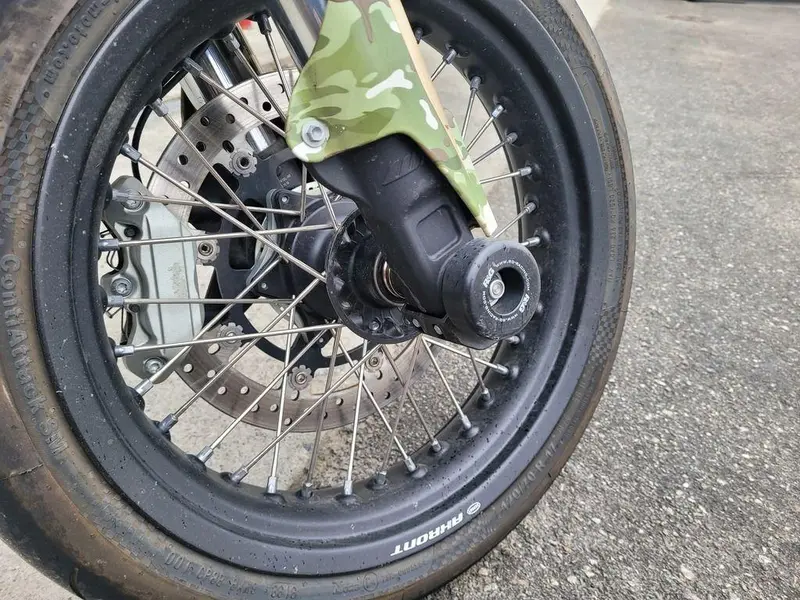 2017 Husqvarna 701 Supermoto thumbnail 7