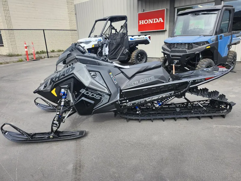 2025 Polaris Boost RMK KHAOS 155 - 7S Display