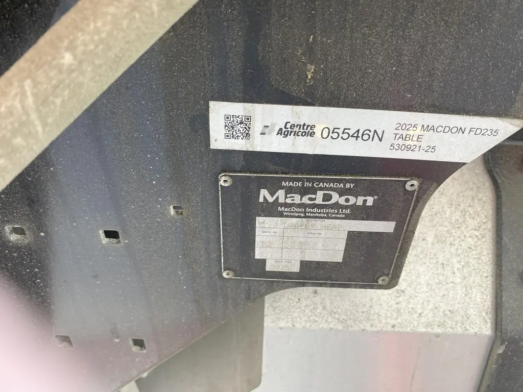 2025 macdon FD235