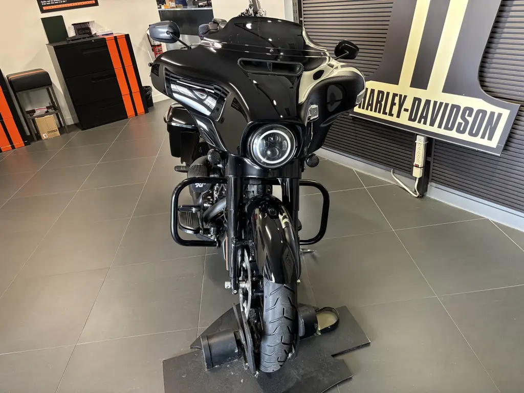 Harley-Davidson FLHXS Street Glide SpecialFLHXS 2018