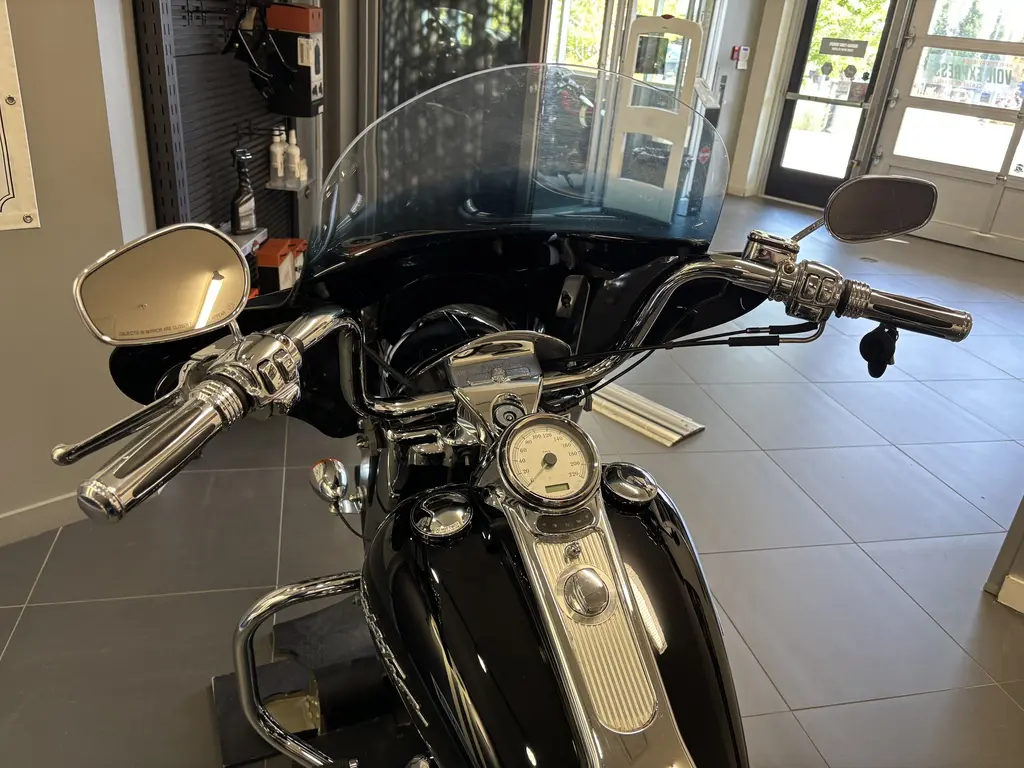 Harley-Davidson FLHRS ROAD KING CUSTOMFLHRS 2006