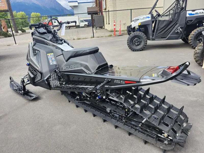 2025 Polaris Boost RMK KHAOS 155 - 7S Display