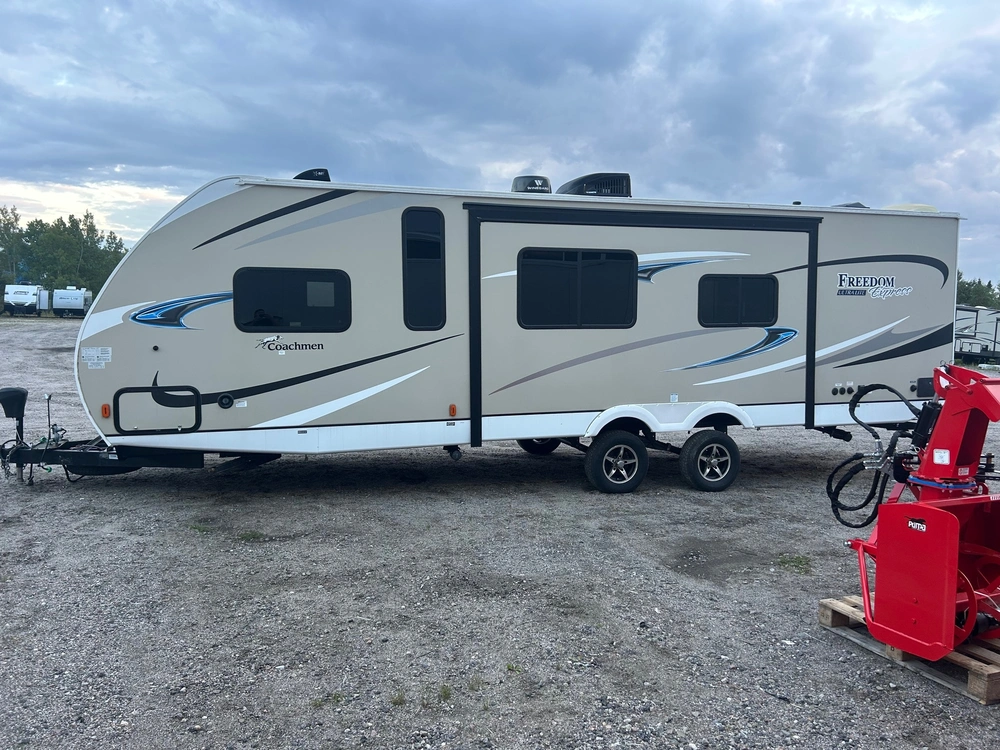 Coachmen Freedom Express 287bhds 2020 alt
