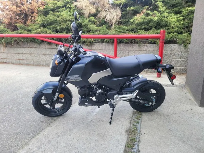 2025 Honda Grom™ thumbnail 2