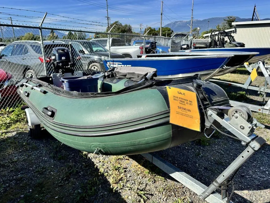 2016 Stryker Boats STRYKER 380