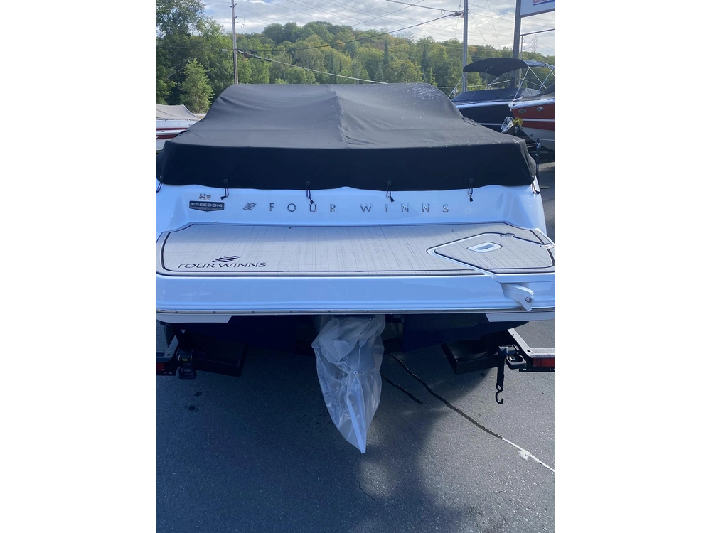 2026 Four Winns H2 Freedom Mercruiser 4.5l alt