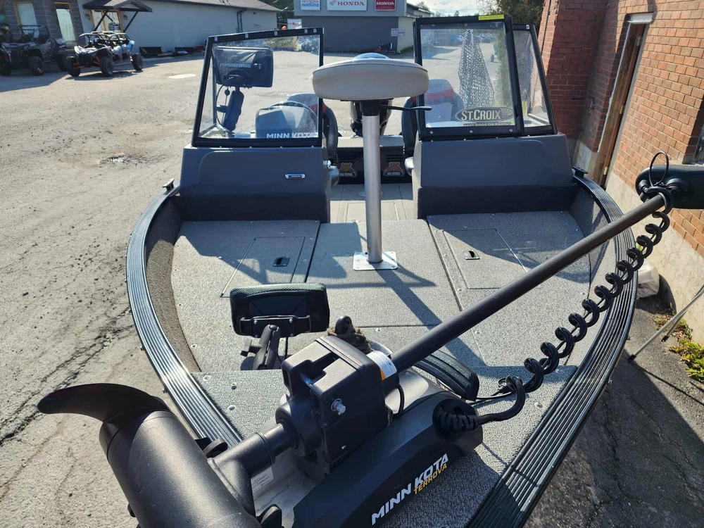 2019 Lowe Boats Fish & Ski 1625 alt