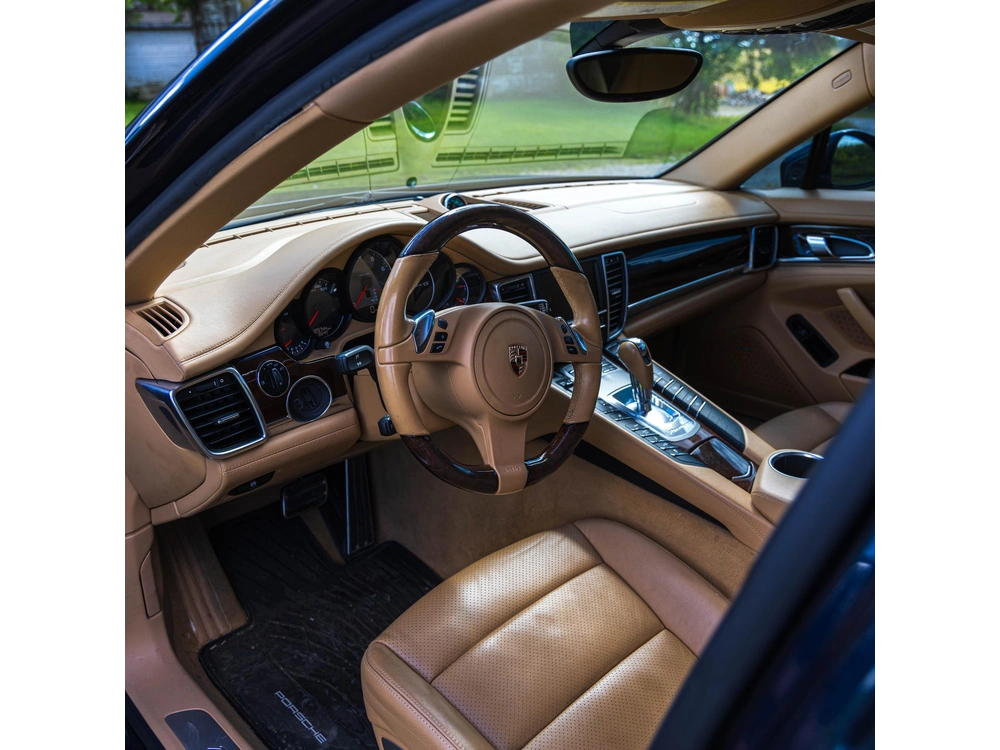2010 Porsche Panamera 4s alt