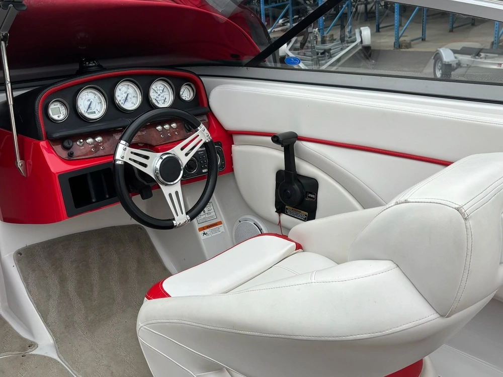 2009 Four Winns H200 Volvo Penta 4.3l alt