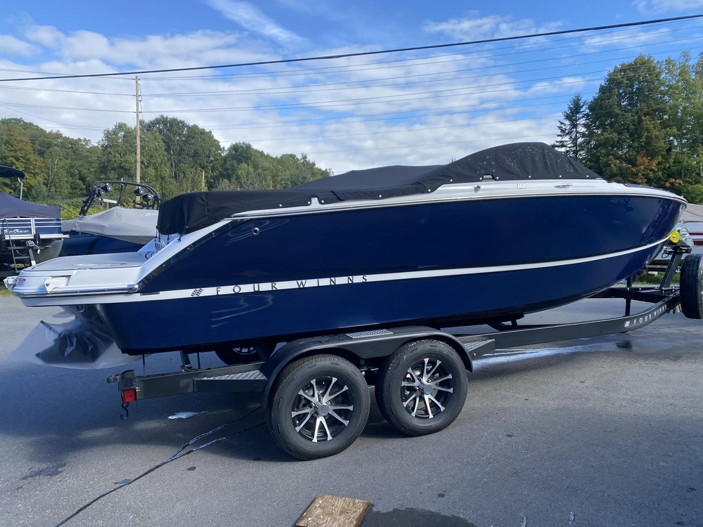 2026 Four Winns H2 Freedom Mercruiser 4.5l alt