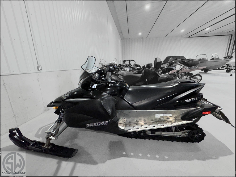 2012 Yamaha Apex alt