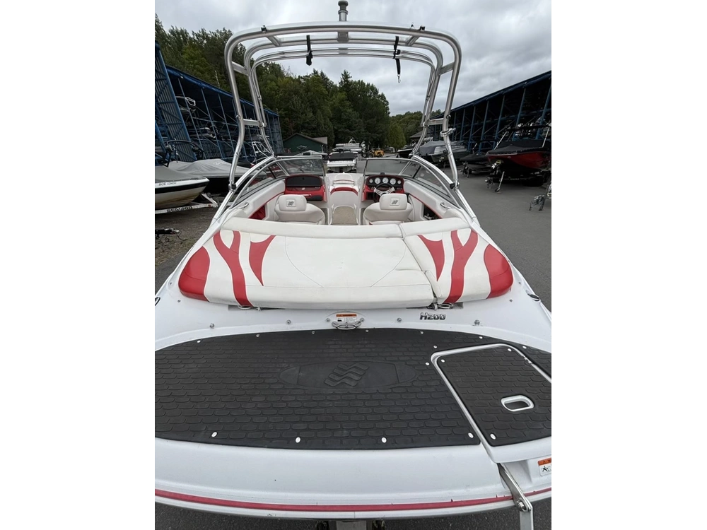 2009 Four Winns H200 Volvo Penta 4.3l alt