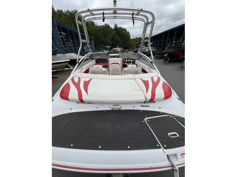 Four Winns H200 VOLVO PENTA 4.3L 2009