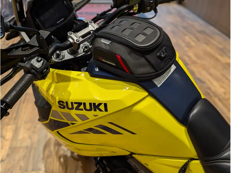 2020 Suzuki V-Strom 1050XA // Champion Yellow thumbnail 9