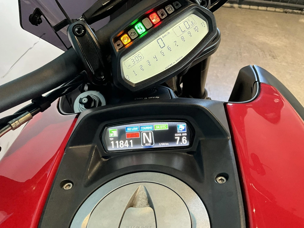 Ducati Diavel Carbon 2015 alt