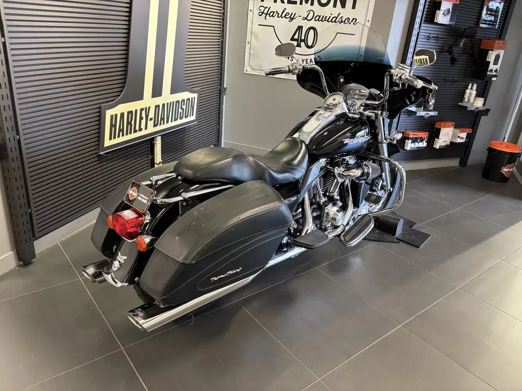 Harley-Davidson FLHRS ROAD KING CUSTOMFLHRS 2006