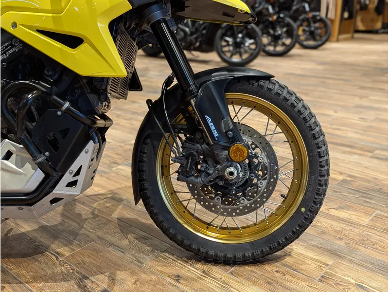 2020 Suzuki V-Strom 1050XA // Champion Yellow thumbnail 4